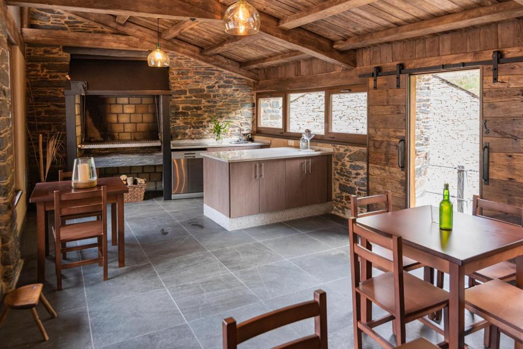 Rurales Casa Llongo Aparthotel Coana
